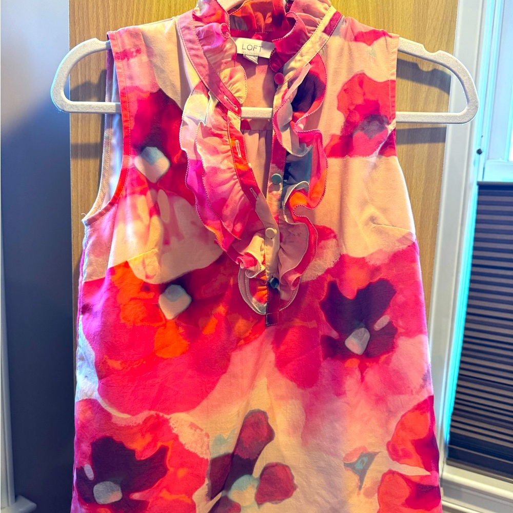 Floral ruffle top - barely worn